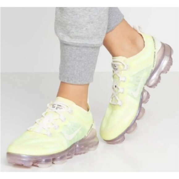 Nike Air VaporMax SE Sneakers Luminous Green (Women's) CI1246-302 in Size 6.5 - Picture 2 of 12